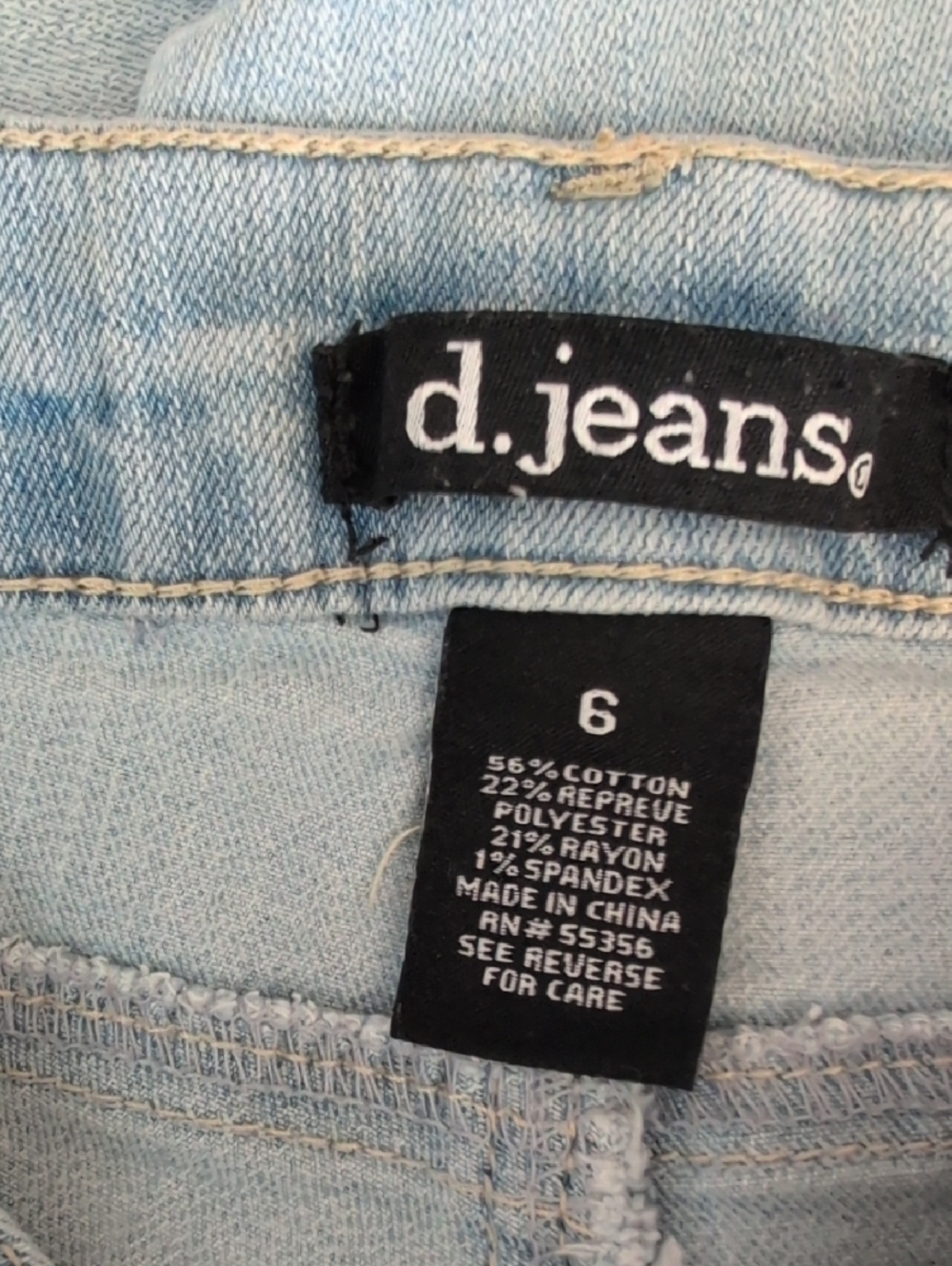 d. jeans Light Blue Distressed Skinny Jeans 6 Q268 - Picture 7 of 7